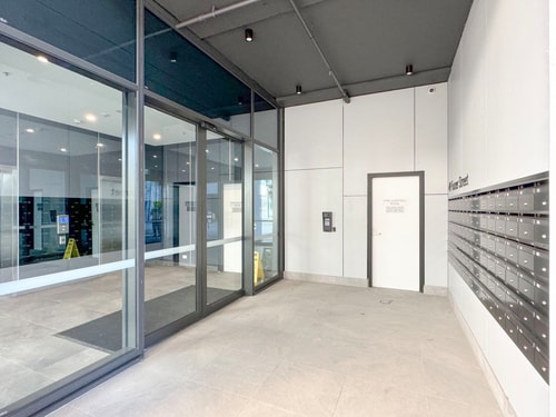 Modern One-bedroom in Phillip with Parking 13 Serain Residences