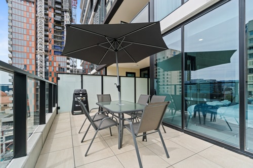 Luxe 2BR Apt | Huge Balcony+BBQ  | Adelaide CBD 4 Serain Residences