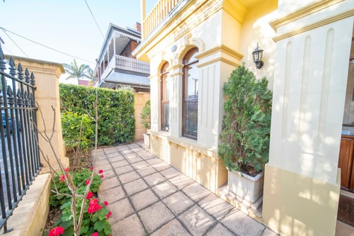 Cozy Home 5mins Walk from Beach with Fireplace 21 Serain Residences