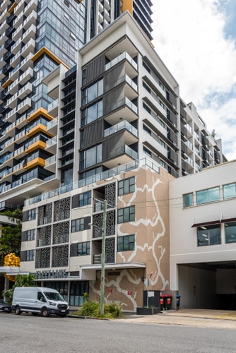 City-Center Cozy 2BDR Apartment with Parking 12 Serain Residences