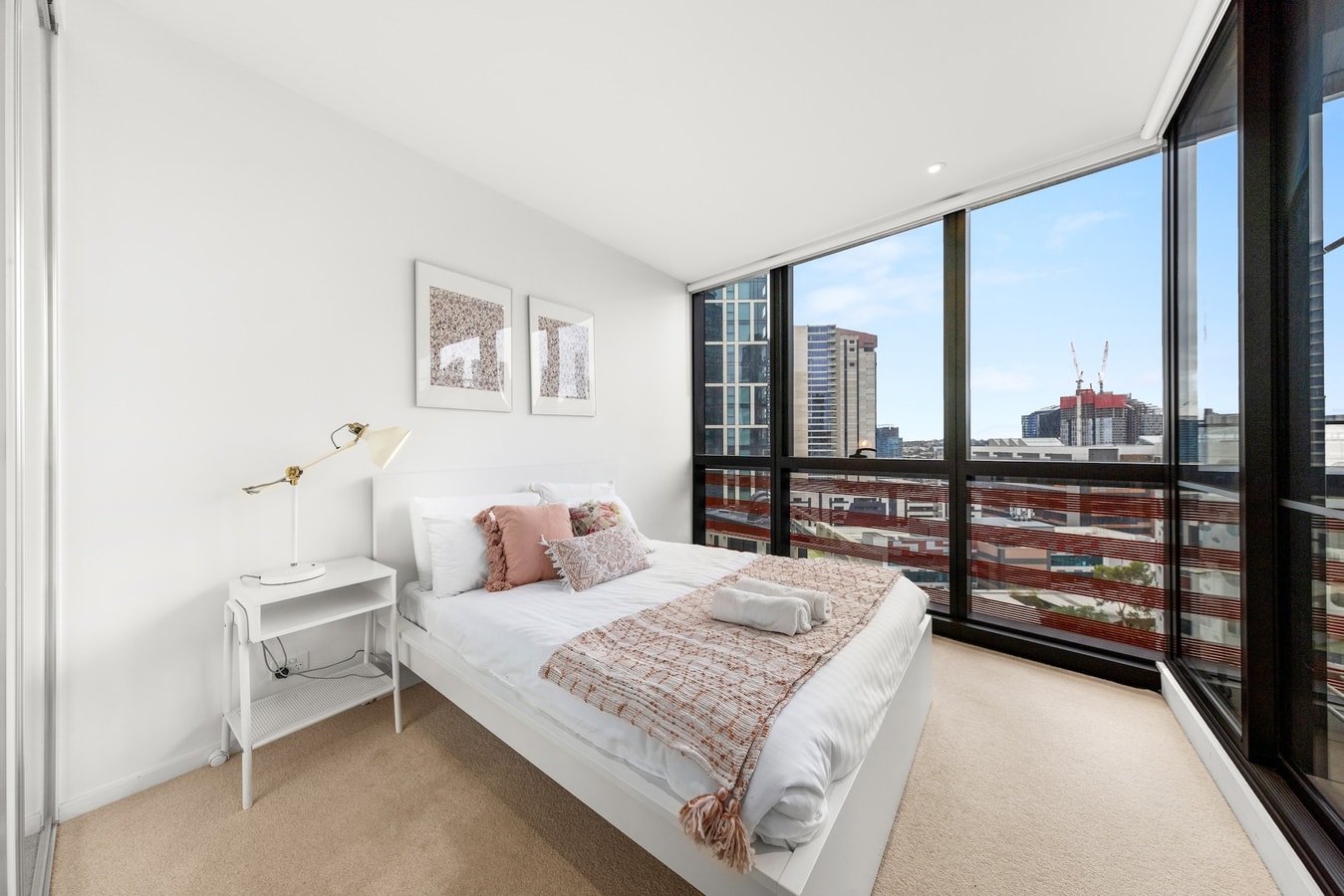 Cozy 1 bedroom apartment in Docklands 6 Serain Residences