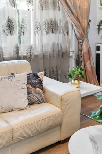 Stylish 3BR Retreat | Walk to Shops & 12min to CBD 5 Serain Residences