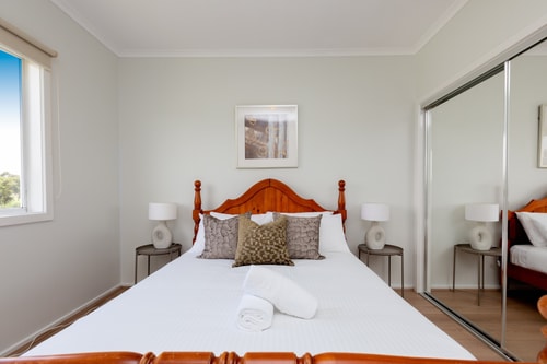 3 bedroom Townhouse next to River East Melbourne 2 Serain Residences