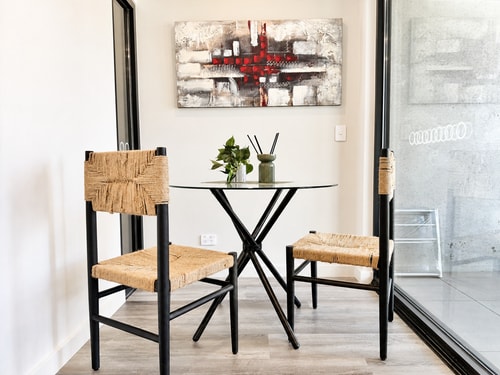 Vibrant 1BR Stay in Braddon | Parking | Near Tram 16 Serain Residences