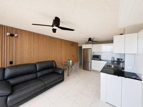 Beachside Ocean View 1BR Apartment Central Surfers 12 Serain Residences