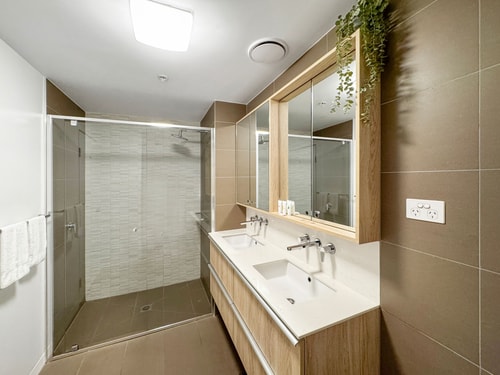 Ocean view modern 2 bedroom in St Kilda w/Parking 9 Serain Residences
