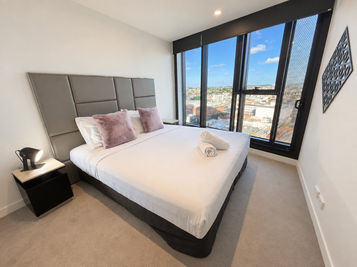High-Rise 1BR in Heart of FV | 2 minutes to Train Serain Residences
