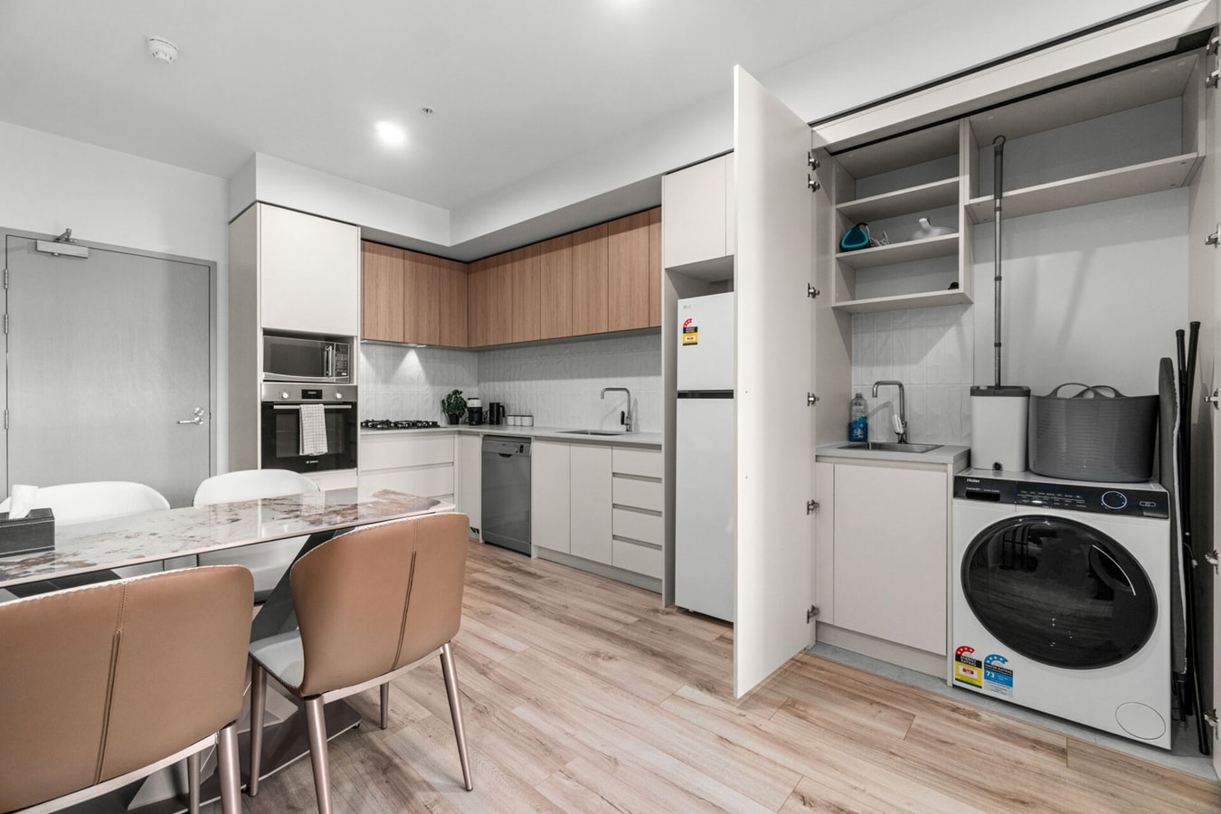 Adelaide Central 1+1 Apt | Gym | Sleeps 4 Guests 12 Serain Residences