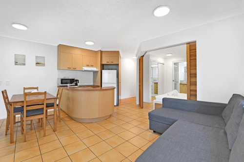 Comfy 1BR + Free Parking |  Stroll to Parklands 2 Serain Residences