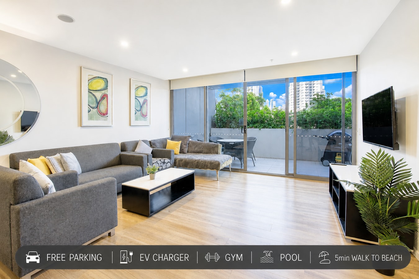 Comfort 3 bedroom Villa In Center Surfers Paradise Serain Residences