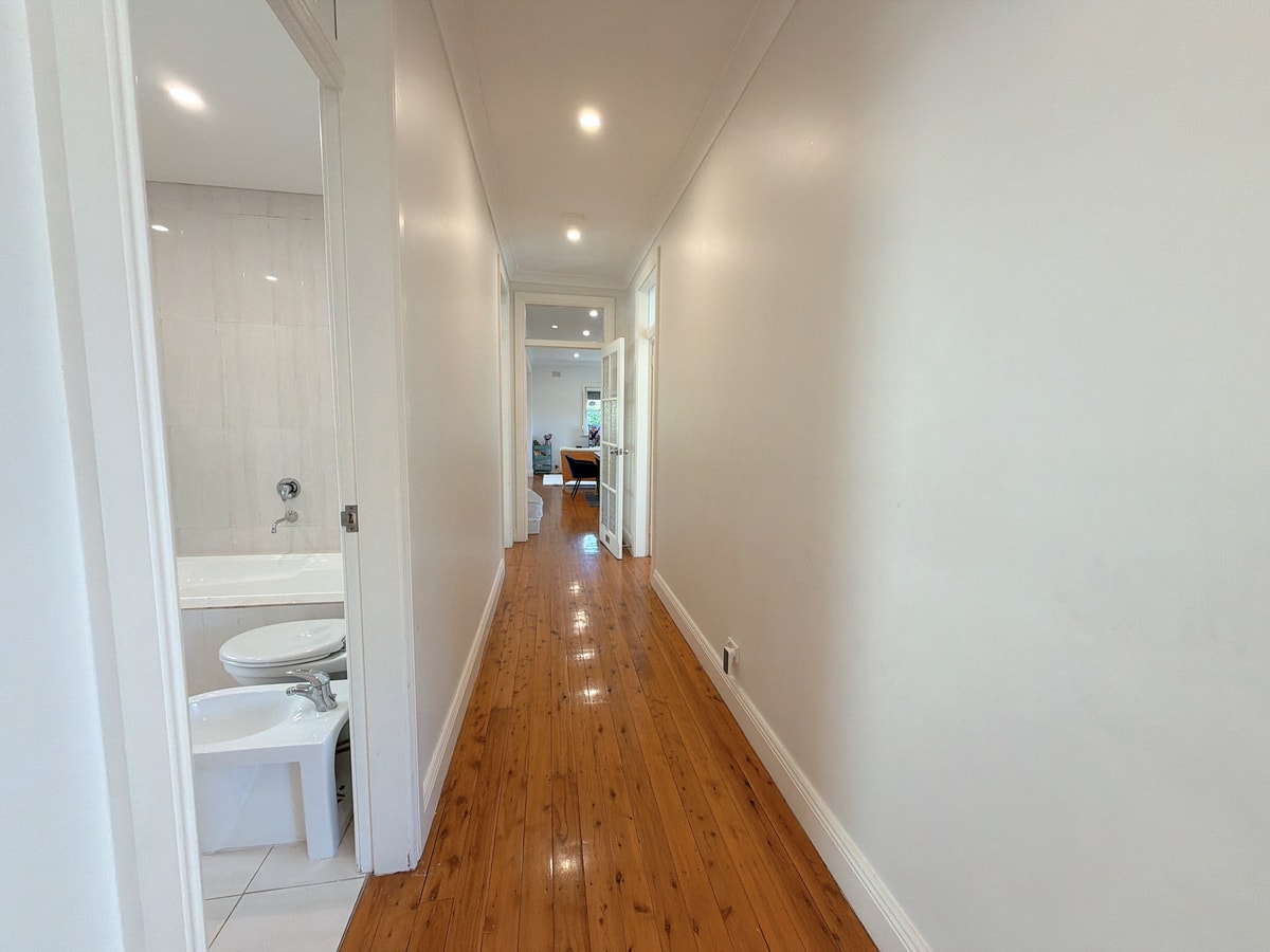 Burwood 4BR Family Home | Fast WiFi & Free Parking 32 Serain Residences