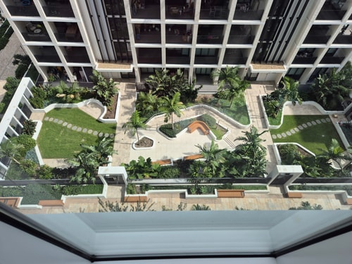 Olympic Park 1BR: Pool, Gym & Free Secure Parking 17 Serain Residences