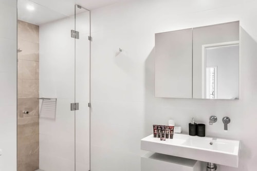 Exquisite and Stylish Villa in Surfers Paradise 13 Serain Residences