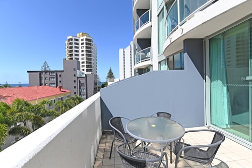 Queen Studio | 100m to Beach & Tram @ Legend Hotel 1 Serain Residences