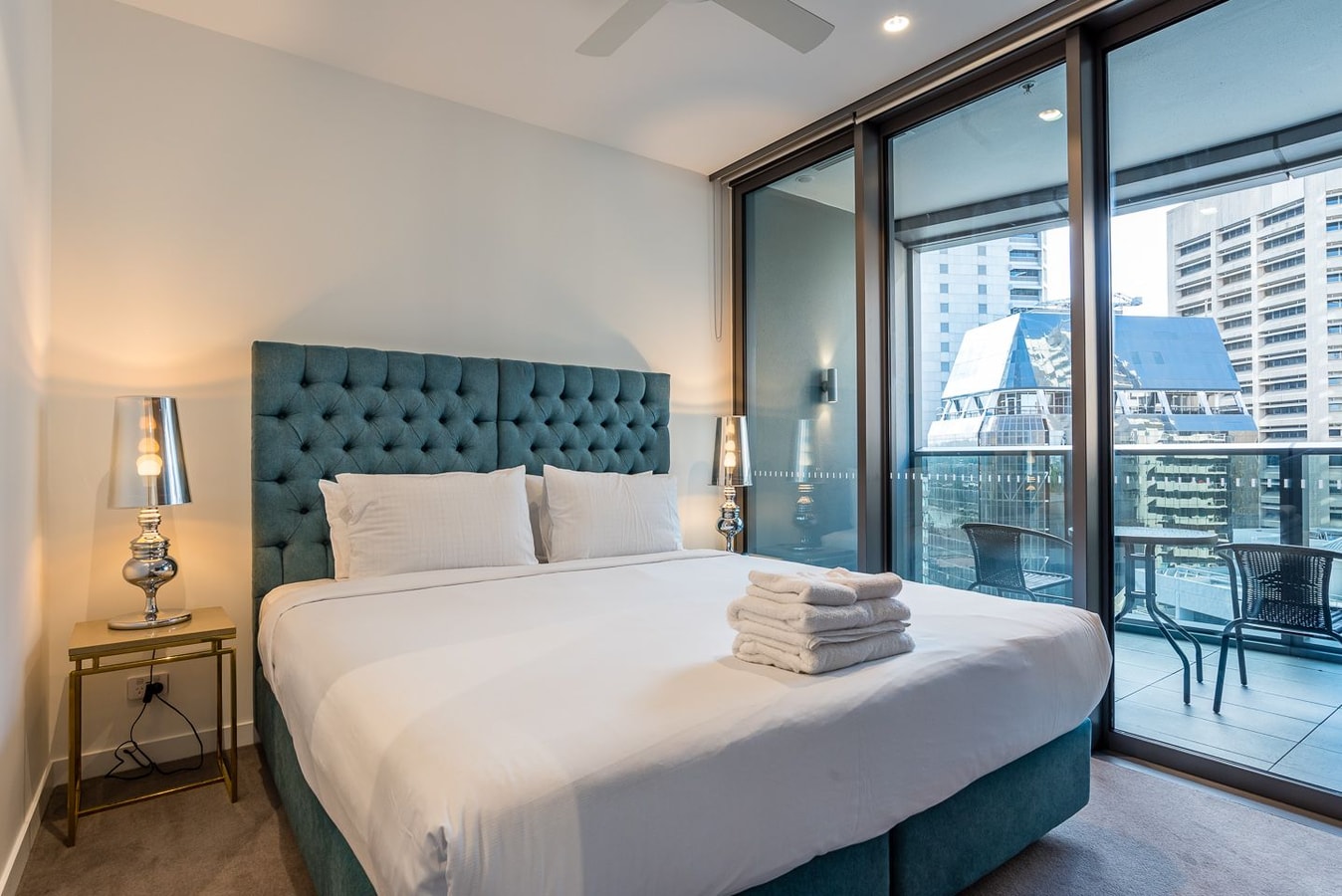Resort-Style CBD 1-Bedroom Stay Walk to Everything 1 Serain Residences