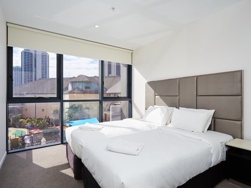 Cozy 2-bedrooms Apartment in Surfers Paradise 3 Serain Residences