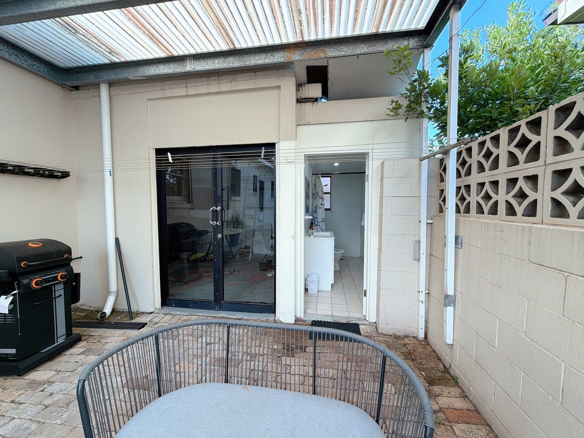 Burwood 4BR Family Home | Fast WiFi & Free Parking 38 Serain Residences