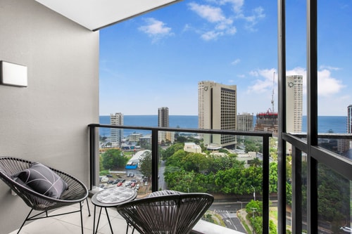 Coastal Escape 1BR Stroll to Beach&Tram | Parking 5 Serain Residences