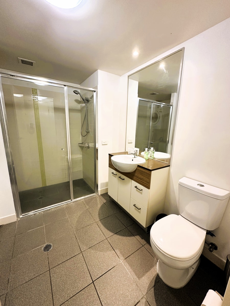 Modern CBD 2 Bedroom Apartment with Free Parking 7 Serain Residences