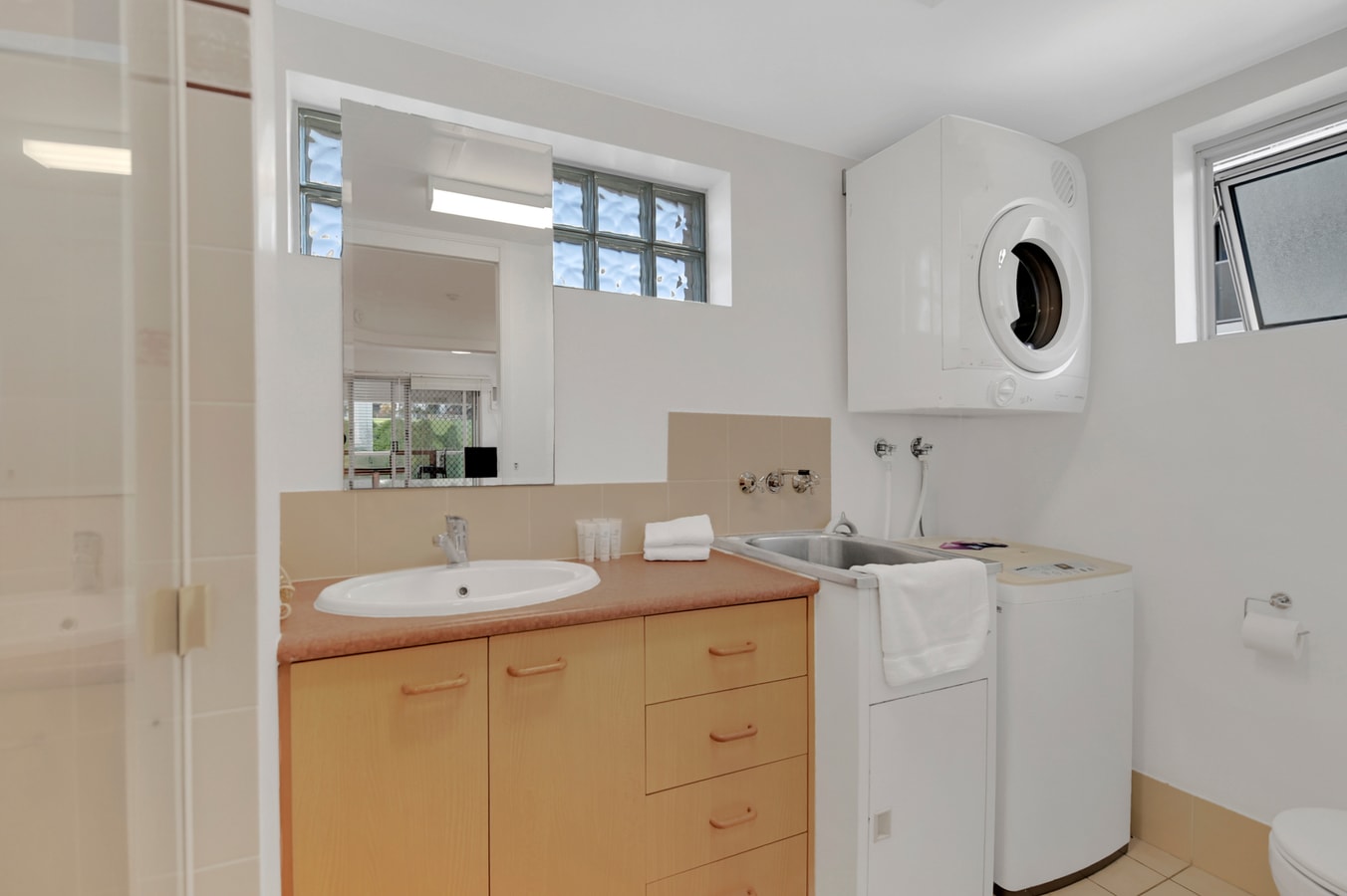 Comfy 1BR + Free Parking |  Stroll to Parklands 4 Serain Residences