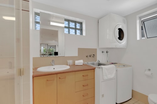 Comfy 1BR + Free Parking |  Stroll to Parklands 4 Serain Residences