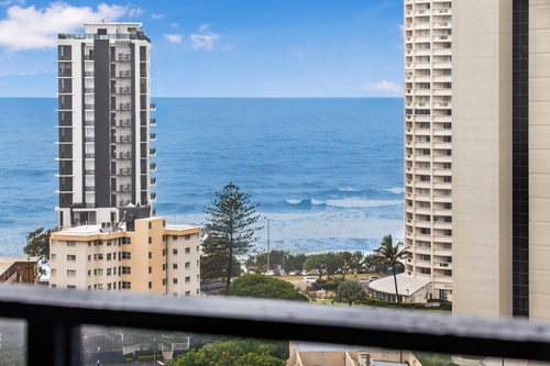 Coastal Escape 1BR Stroll to Beach&Tram | Parking 10 Serain Residences