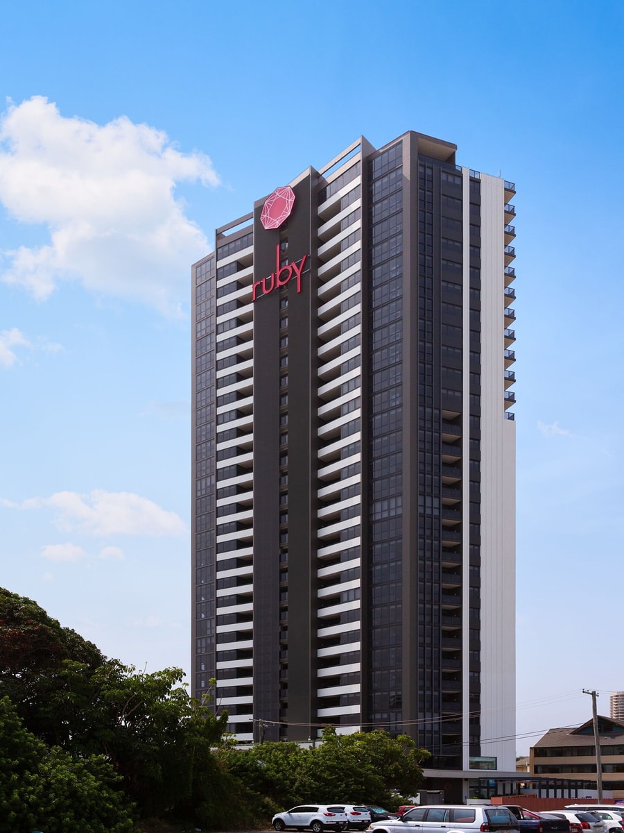 Modern 2BR Apartment on level 13 | Walk to Beach 12 Serain Residences
