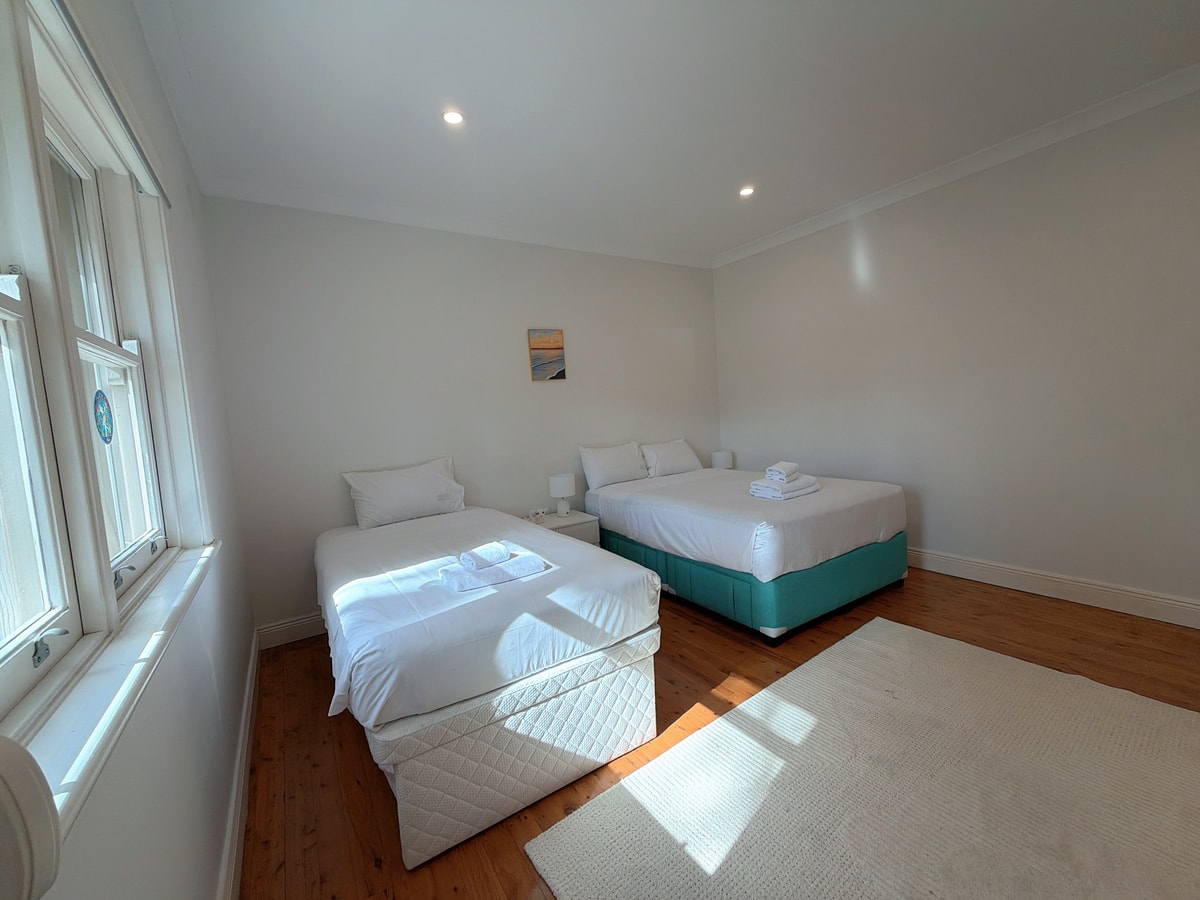 Burwood 4BR Family Home | Fast WiFi & Free Parking 25 Serain Residences