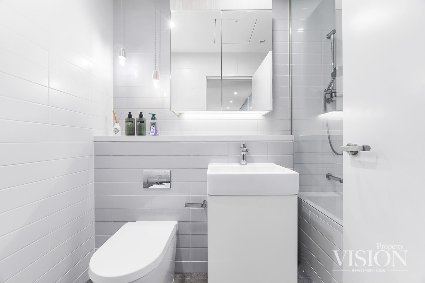 Modern 2-Bedroom Apartment next North Ryde Metro 11 Serain Residences