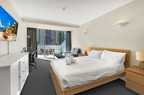 Queen Studio | 100m to Beach & Tram @ Legend Hotel 0 Serain Residences