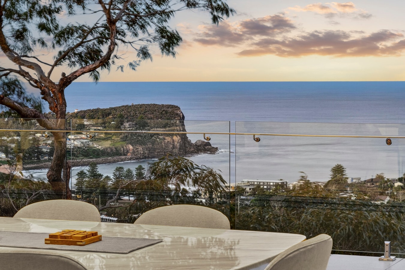 Costal Three-Storey Home with Panoramic Sea Views 12 Serain Residences