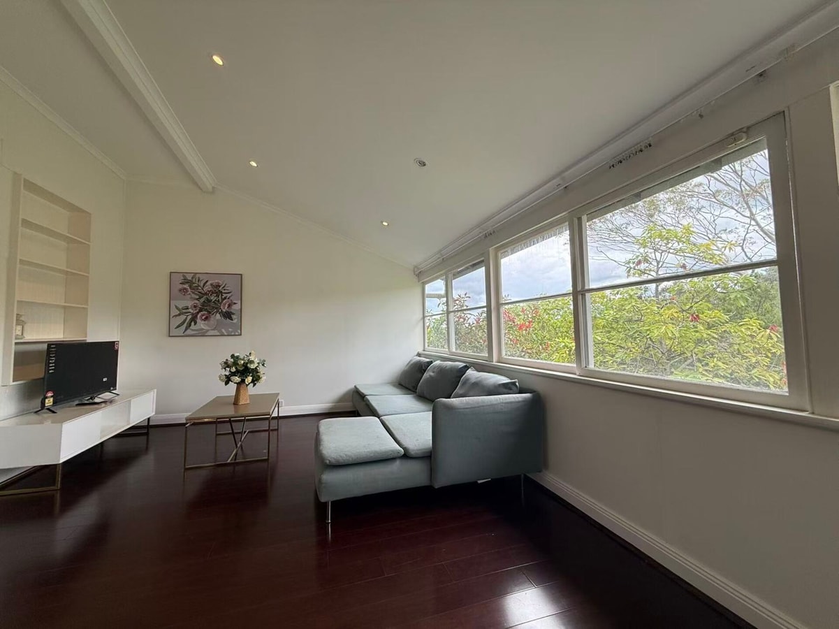 Comfortable 3BR House Unit in Chatswood w/Parking 1 Serain Residences