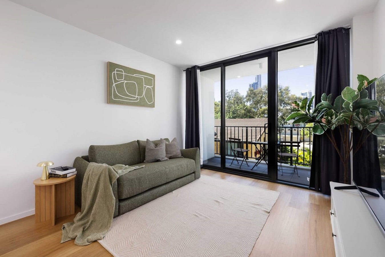 Stunning New 1 BDR Apt w/Parking Surfers Paradise 3 Serain Residences