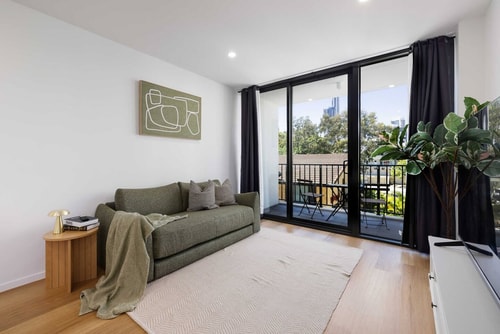 Stunning New 1 BDR Apt w/Parking Surfers Paradise 3 Serain Residences