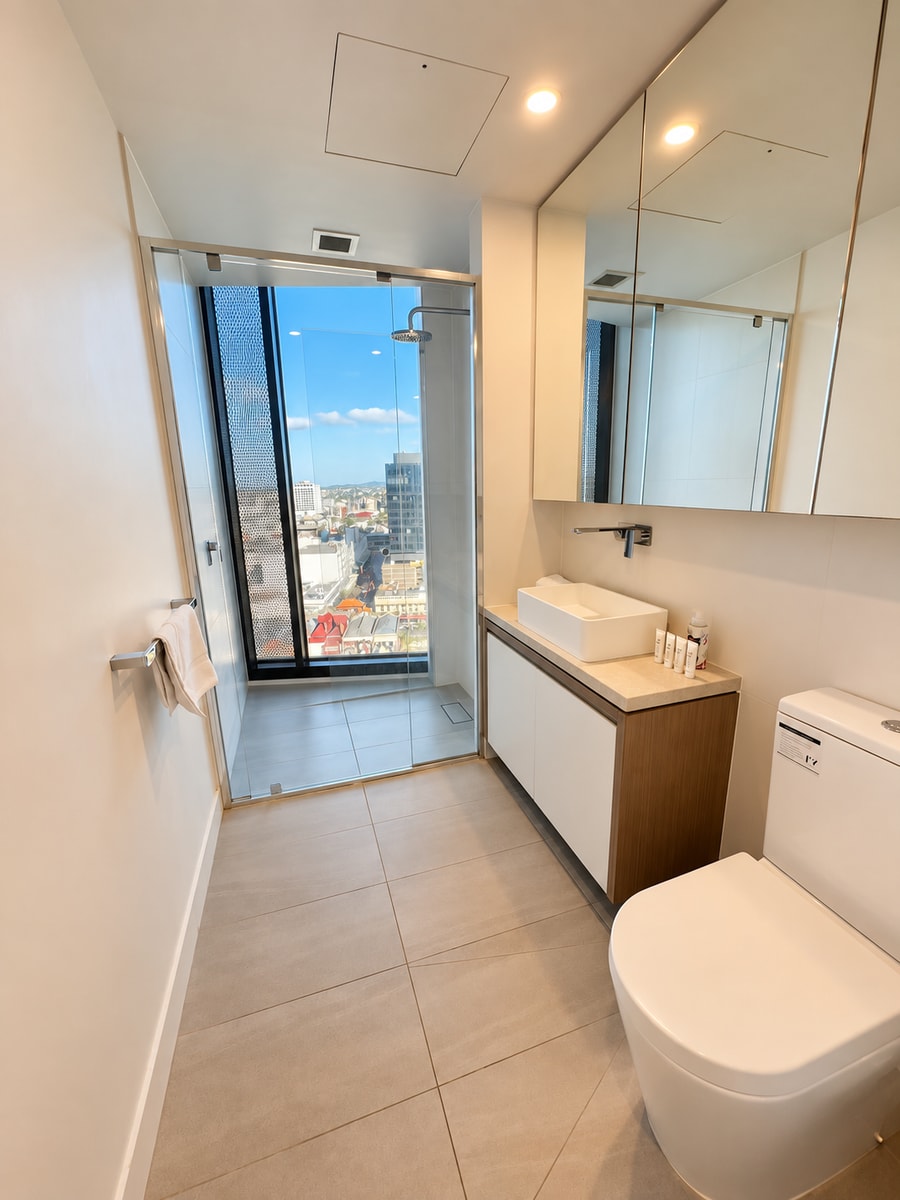 High-Rise 1BR in Heart of FV | 2 minutes to Train 7 Serain Residences