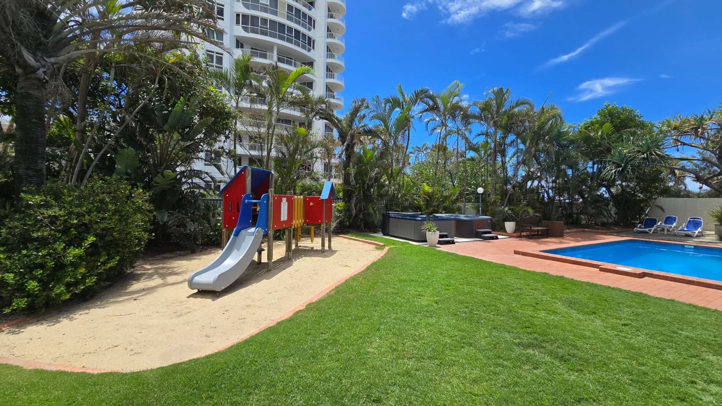 Beachside Ocean View 1BR Apartment Central Surfers 9 Serain Residences