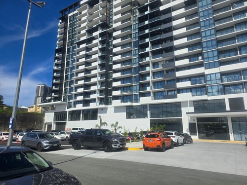 Comfortable 2 BDR Apartment in Central Southport 10 Serain Residences