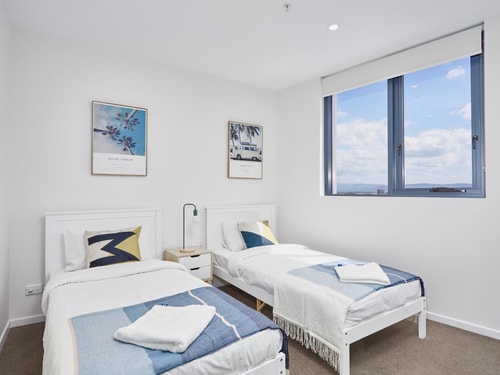 Comfy 2BR Apartment Central Surfers w/Parking 6 Serain Residences
