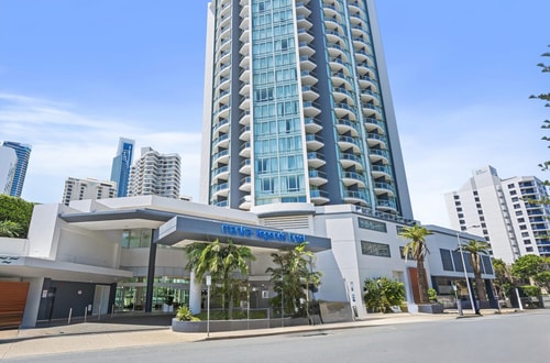Central Located Queen Studio in Legend Hotel 4 Serain Residences