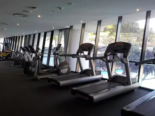 Modern 2BR Oasis with Pools, Gym & Secure Parking 30 Serain Residences