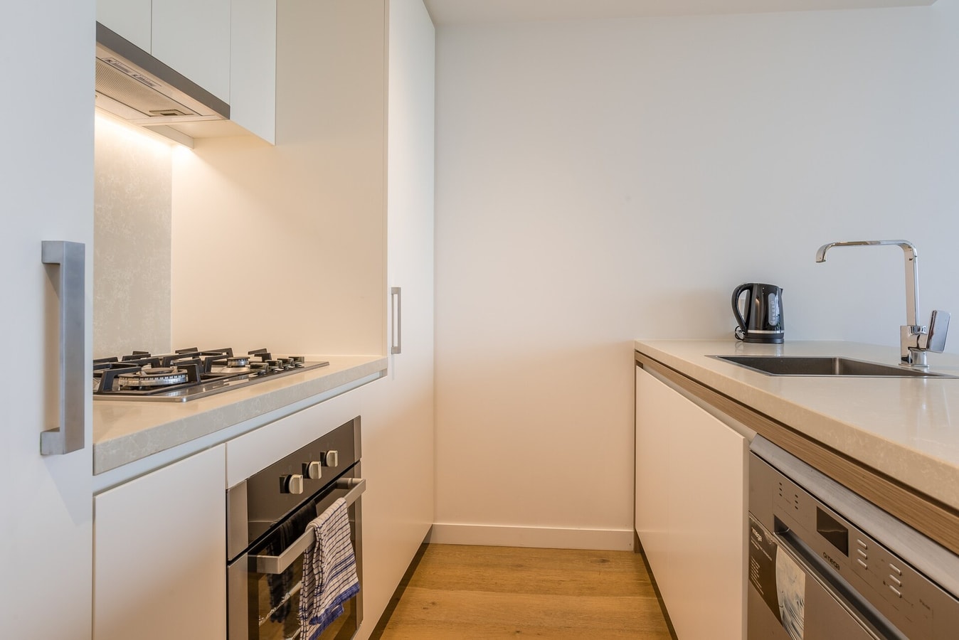 High-level 1 Bedroom Apartment in Fortitude Valley 2 Serain Residences