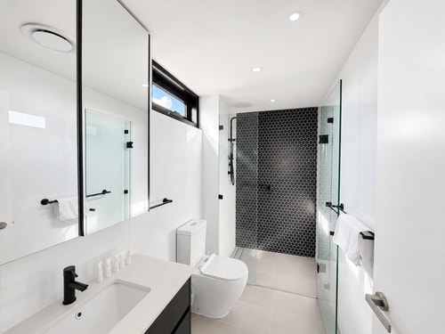 Heart of Southport 2BR | Near Tram & Pacific Fair 4 Serain Residences