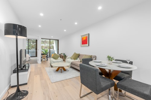 Cozy 2Bedroom Apt in Centre Canberra w/Parking 5 Serain Residences