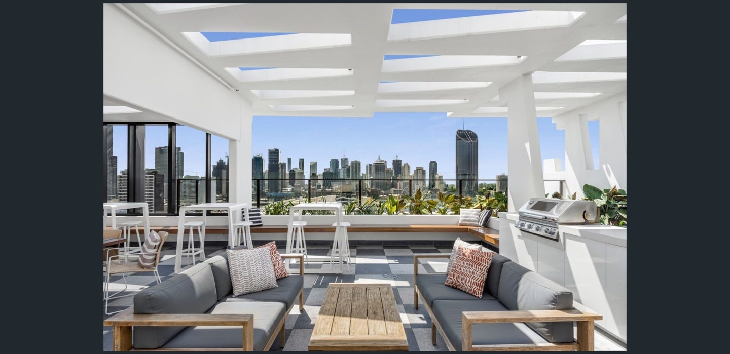 South Bank Central 1 bedroom apartment + Parking 6 Serain Residences
