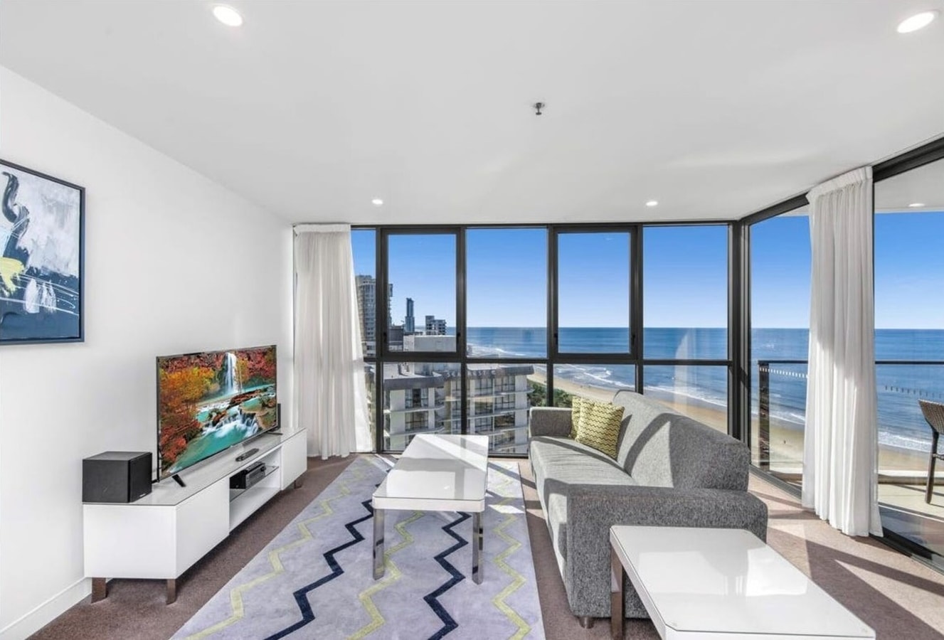 High-rise Oceanfront 1BR Apartment in Surfers Serain Residences