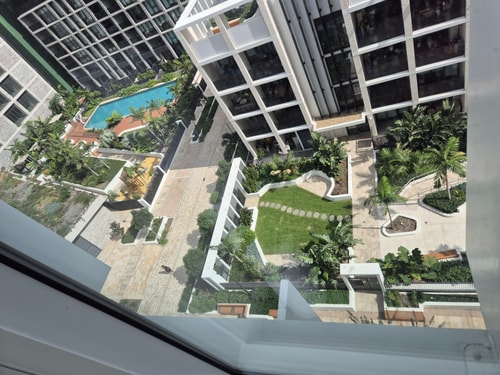 Olympic Park 1BR: Pool, Gym & Free Secure Parking 16 Serain Residences