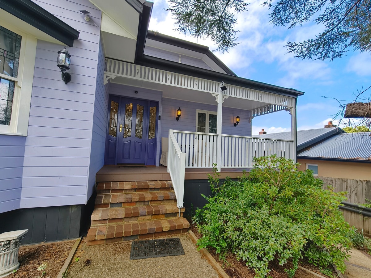 4BR Upper House Close to Blue Mountains Highlights 8 Serain Residences