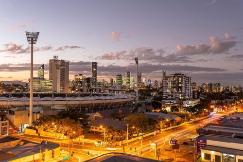 East Brisbane 1bed unit with Rooftop pool +Parking 10 Serain Residences