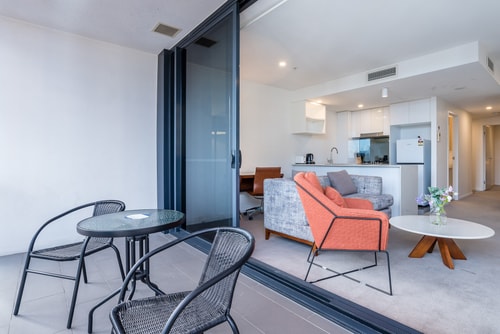 High Level 2-bedroom with Parking South Brisbane 14 Serain Residences