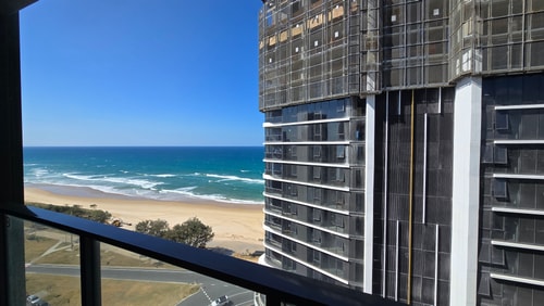 Sea Side Comfortable Apartment in Surfers Paradise 23 Serain Residences